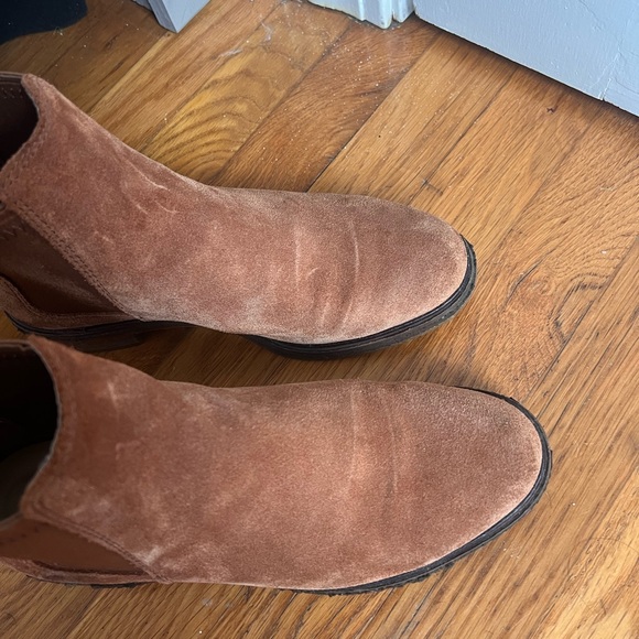 Clarks Brown Ankle Boots - Picture 3 of 8